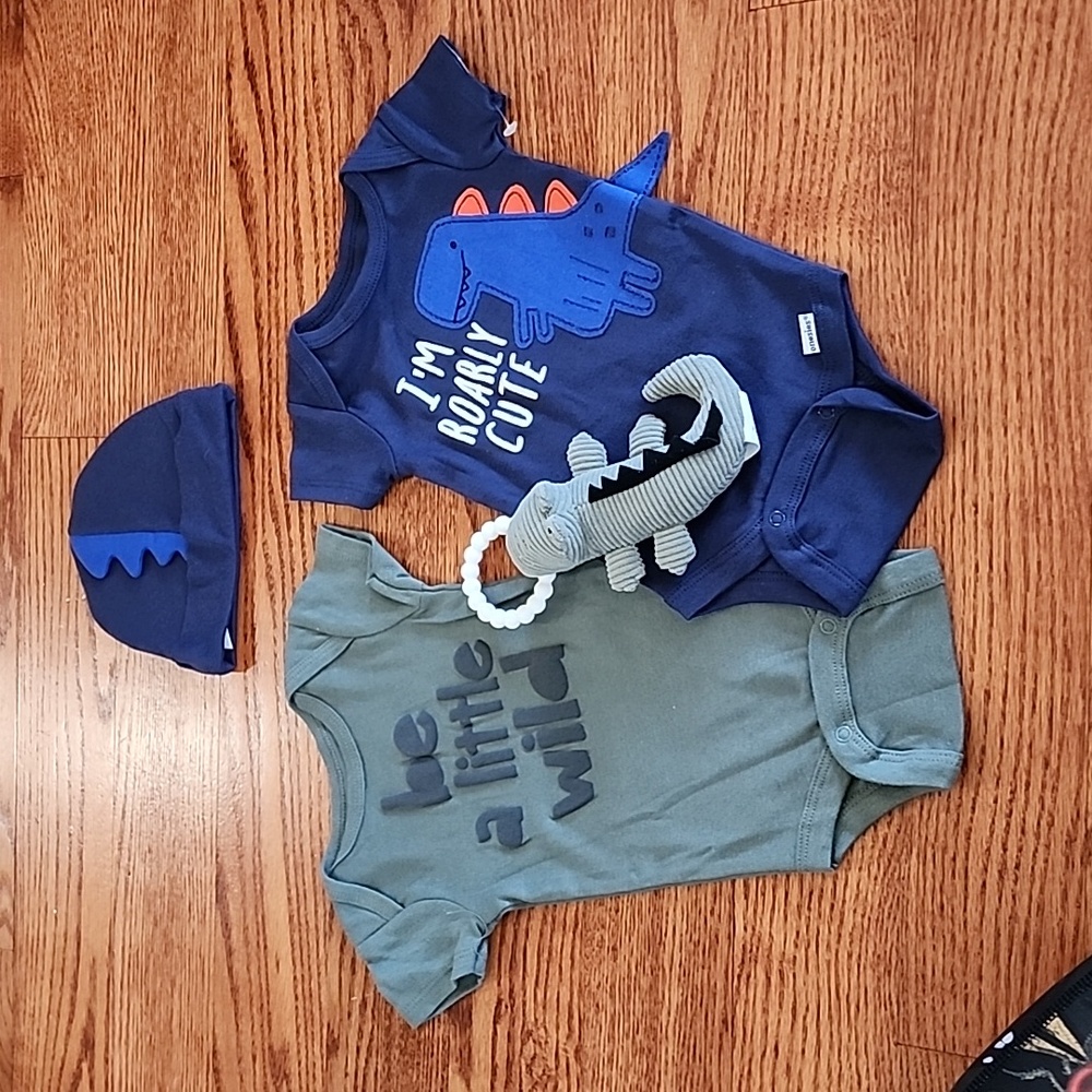 Baby boys 0-3 month 4 piece.
